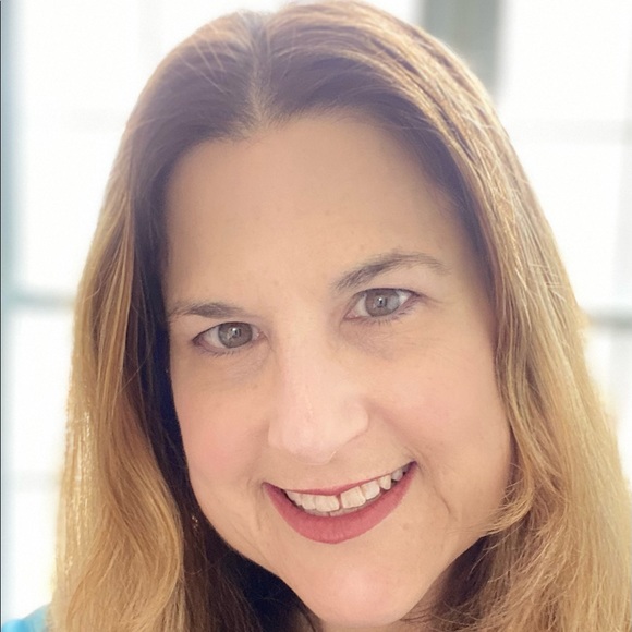 Meet your Posher, Rebecca - Picture 5 of 8